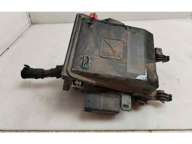 Блок предохранителей 9803299780   Opel Combo D    