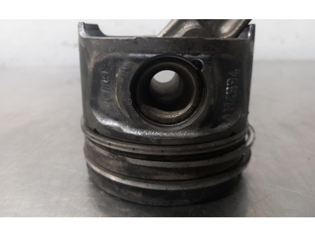 Поршень с шатуном 7657H Dacia Logan II