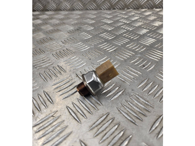 Vstřikovací lišta 03N906054C Audi A8 S8 D5 CZA