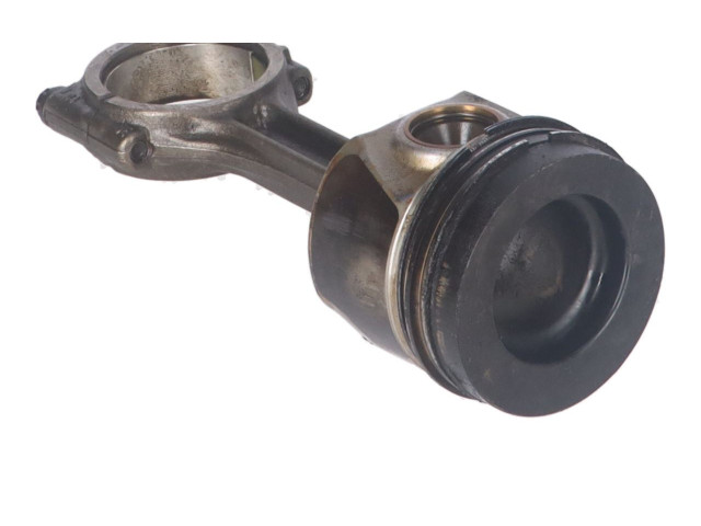 Шатун 04L105401A Skoda Superb B8 (3V)
