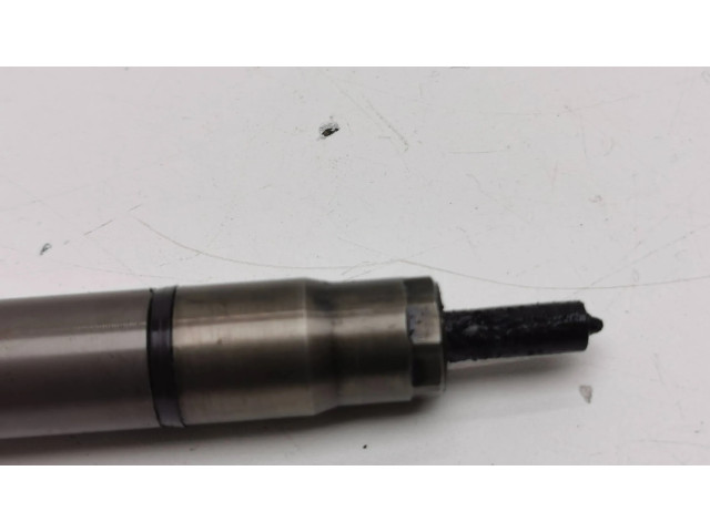 Vstřikovač 338002A800, 0445110411 Hyundai i40 pro naftový motor 1.7