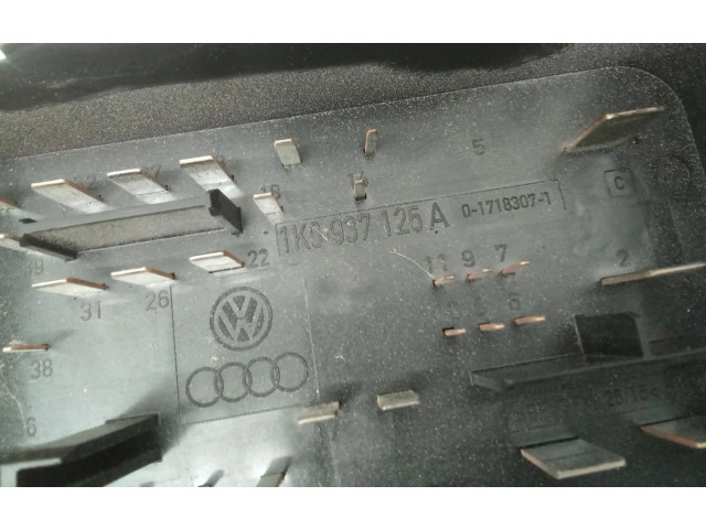 Pojistková skříňka 1K0937125 Volkswagen Golf VI