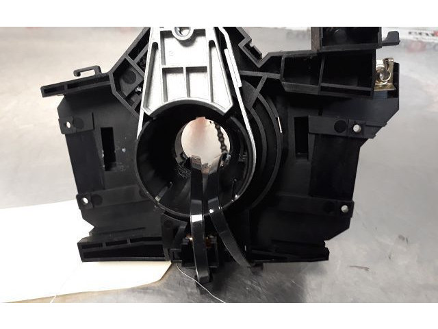 Подрулевой шлейф SRS 7701045279   Renault Clio II