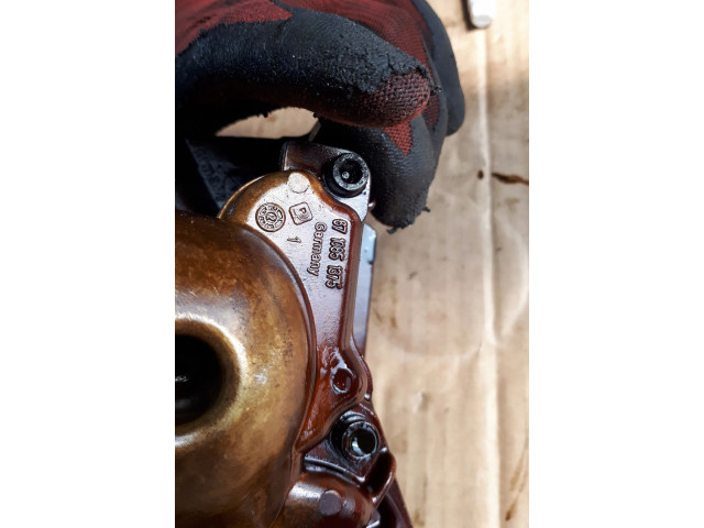 Čerpadlo oleje 077115105J   Audi A8 S8 D3 4E   