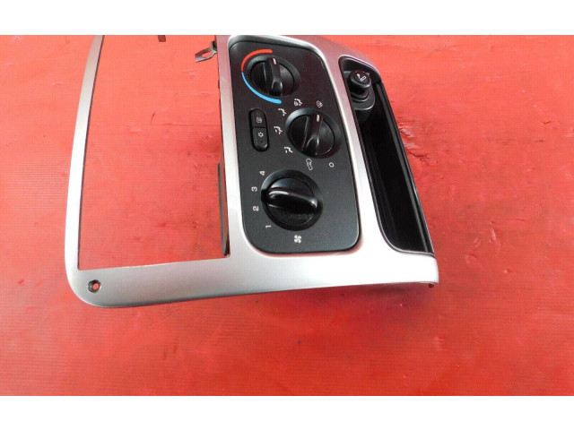 Блок управления климат-контролем P55037533AG, 23AUG06   Jeep Cherokee