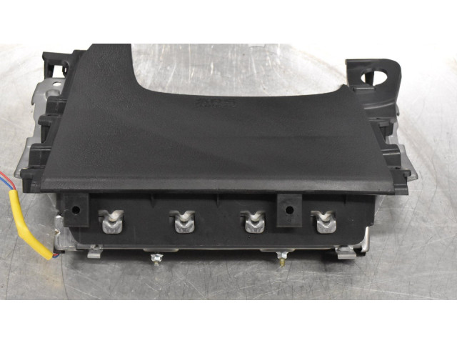 Подушка безопасности для колен Mitsubishi Outlander