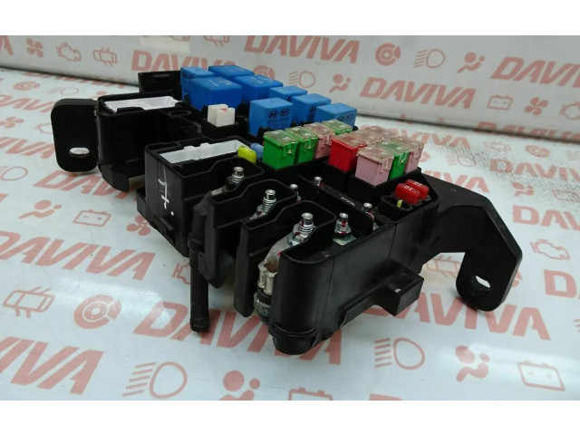 Блок предохранителей  95224-2D000   KIA Rio    