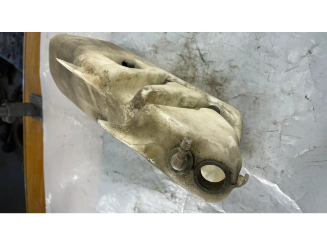 Бачок оконной жидкости