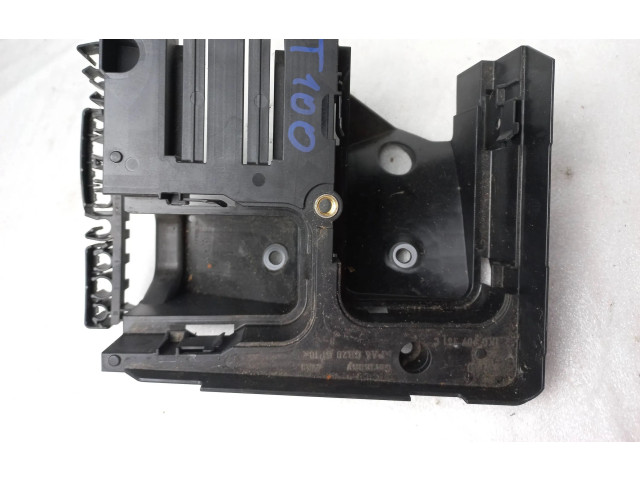 Блок предохранителей 1KO907361C   Volkswagen Caddy    