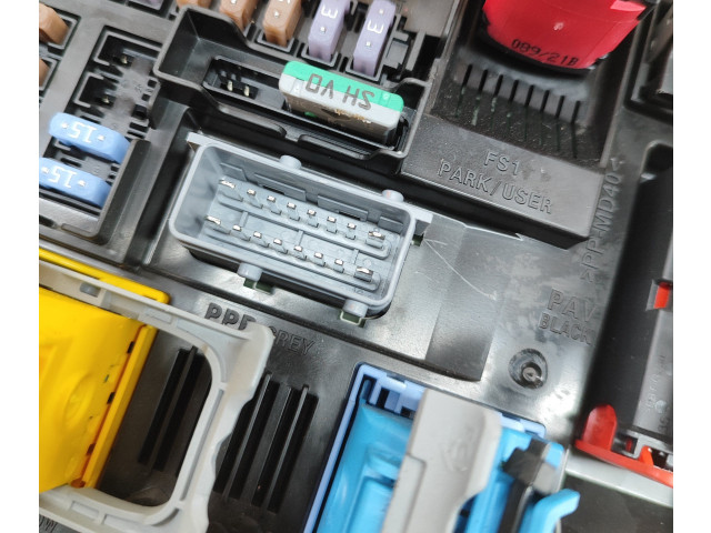 Блок предохранителей 9832880680 Citroen C3 Aircross