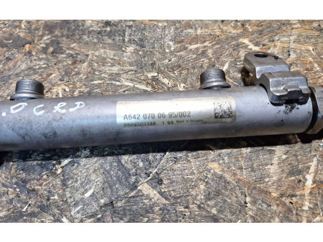 Топливная рампа A6420700695, A0041536728   Jeep Grand Cherokee (WK)  