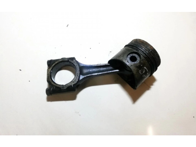  Поршень с шатуном    Volkswagen Golf II  