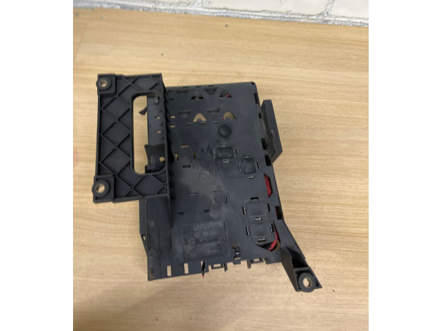   Pojistková skříňka 7L0937548c   Audi Q7 4L 2007