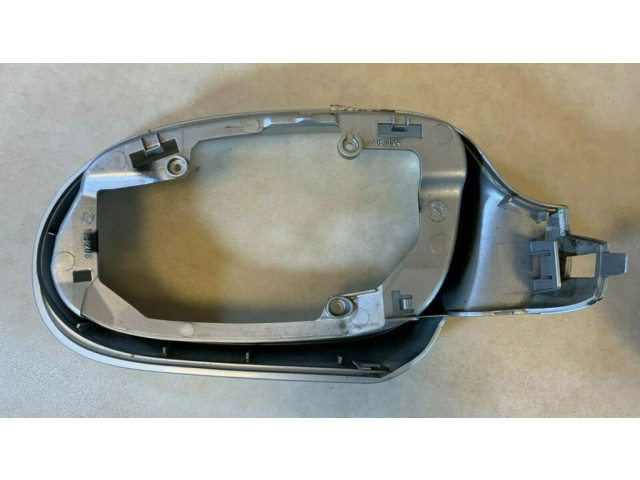 Пластиковая отделка зеркала