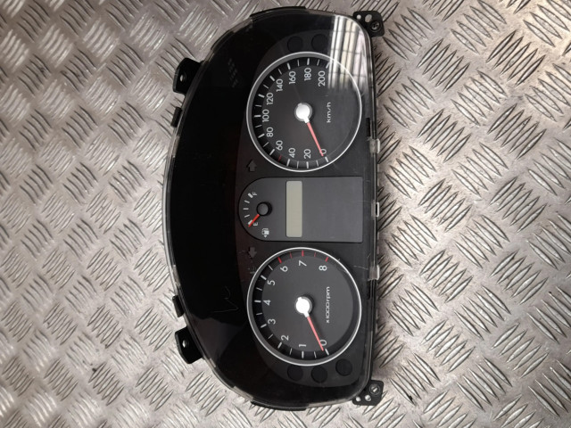 Přístrojová deska Hyundai Getz 2007 940051C210