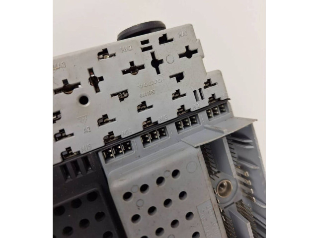 Блок предохранителей 9494594, 9494997 Volvo S80