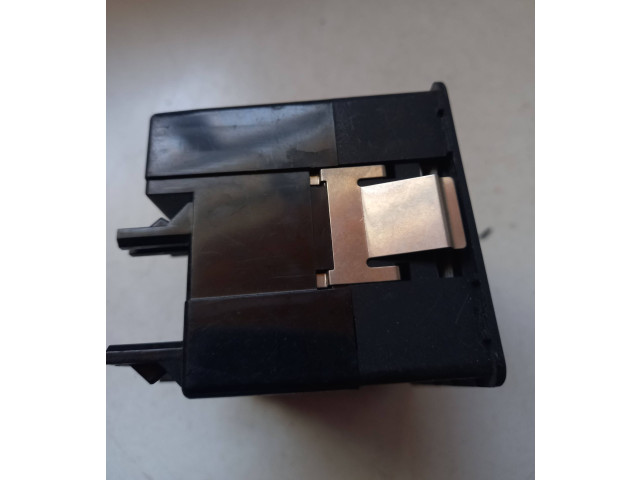 Дисплей 4110607 Saab 9000 CS