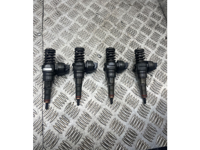 Комплект форсунок 038130073AG Skoda Octavia Mk2 (1Z) BXE