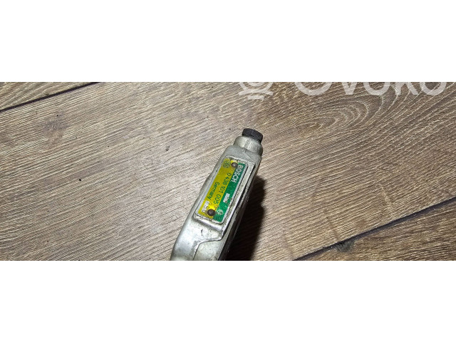 Топливная рампа 0438101005   Volkswagen PASSAT B2  