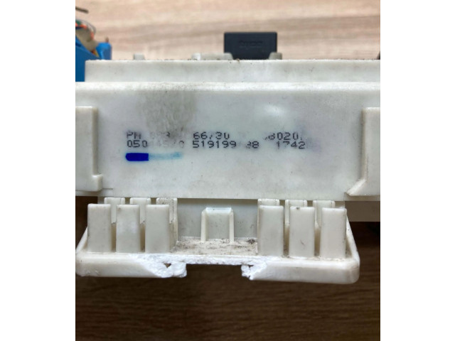 Блок предохранителей 05044520, 51919938   Volvo C30    