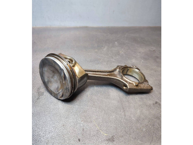 Поршень с шатуном 06K107065, 06H198401 Volkswagen Golf VII