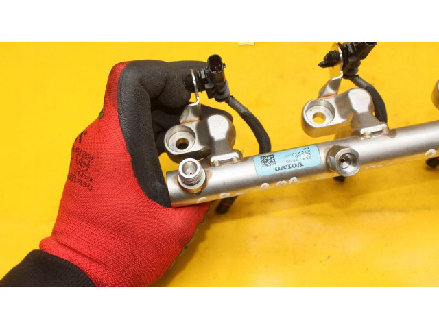 Топливная рампа    Volvo S90, V90  