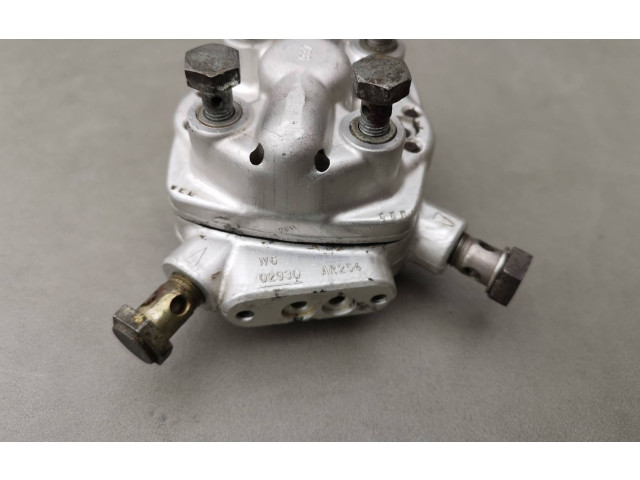 Топливная рампа 0438101005 Audi 80 90 B3