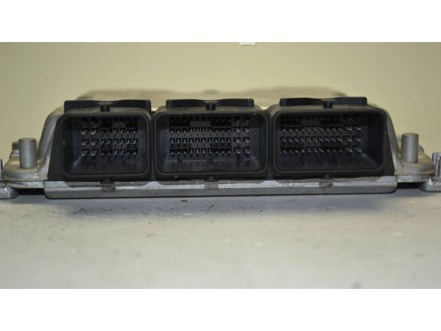 Блок управления двигателя 30630418, 0281011087 Volvo S40, V40