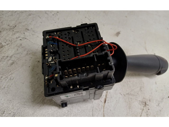 Ручка стеклоочистителей 8201168008 Dacia Duster