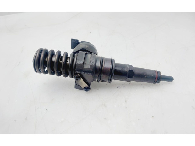 Форсунка 038130073AG    Volkswagen Jetta V   