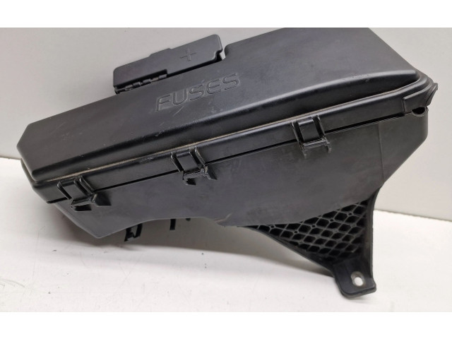 Блок предохранителей  9494210   Volvo V70    