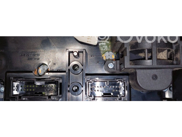 Блок управления климат-контролем 8697137 Volvo XC90