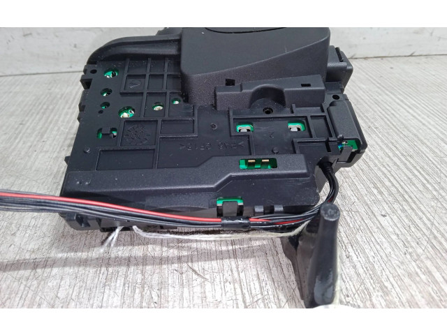 Ручка стеклоочистителей    Renault Scenic RX