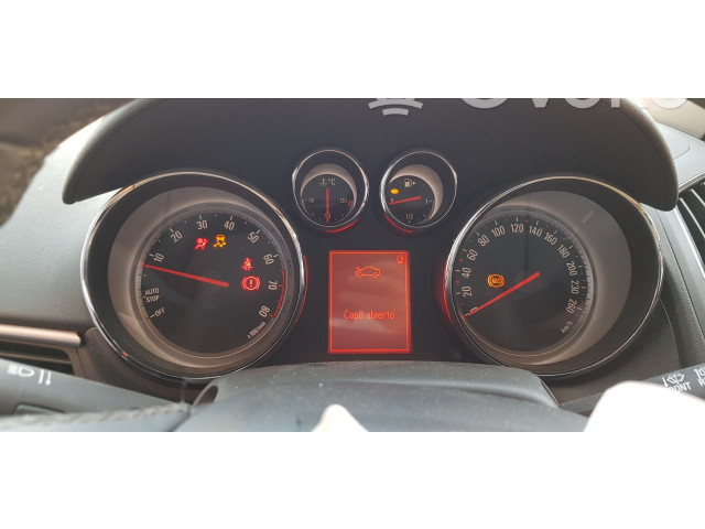 Přístrojová deska Opel Zafira C 2015 13460584