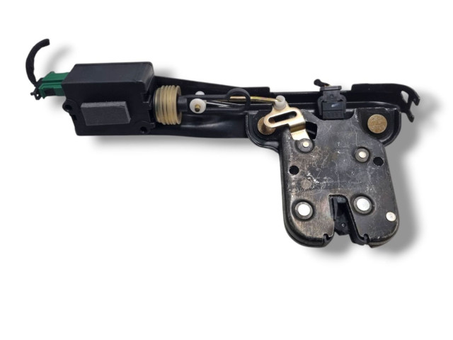 Замок багажника 8N0827505E    Audi TT Mk1 1999 - 2006 года