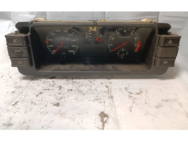 Přístrojová deska Audi 80 90 B2 1985 88471064, 81117185