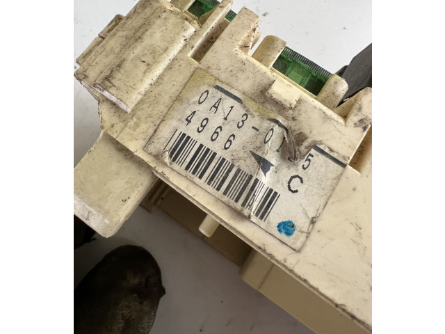 Pojistková skříňka Mitsubishi Pajero 2003