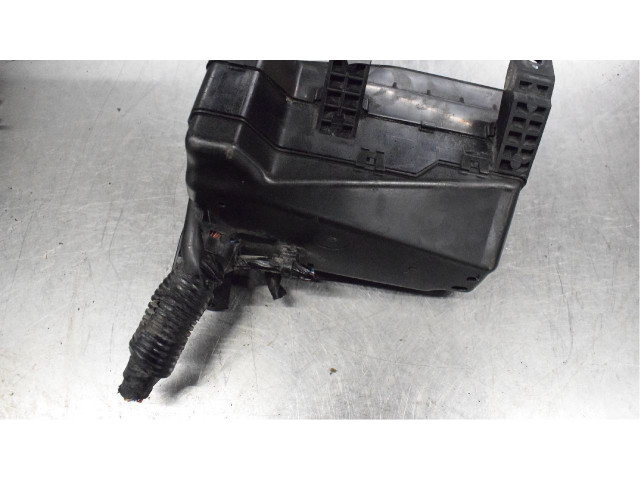 Pojistková skříňka G8C-208M-G Mitsubishi Pajero 2005