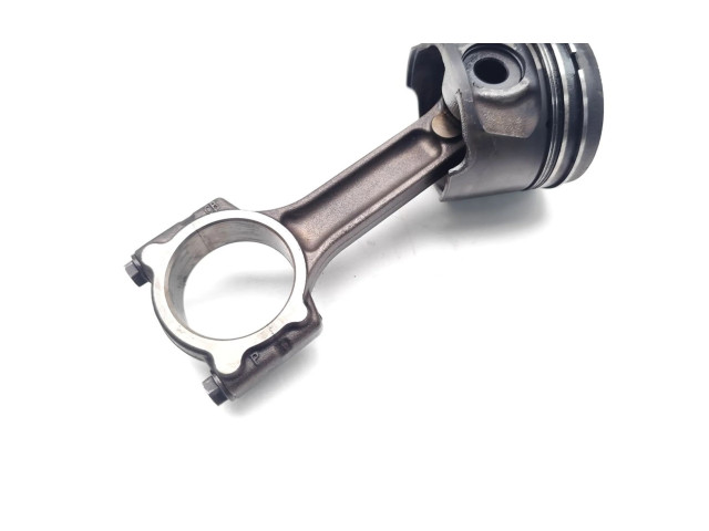 Píst K9K766   Renault Clio III    K9K766 