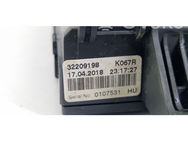 Блок предохранителей 32209198   Volvo XC90    