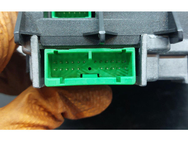 Блок управления 30732405 Volvo XC90