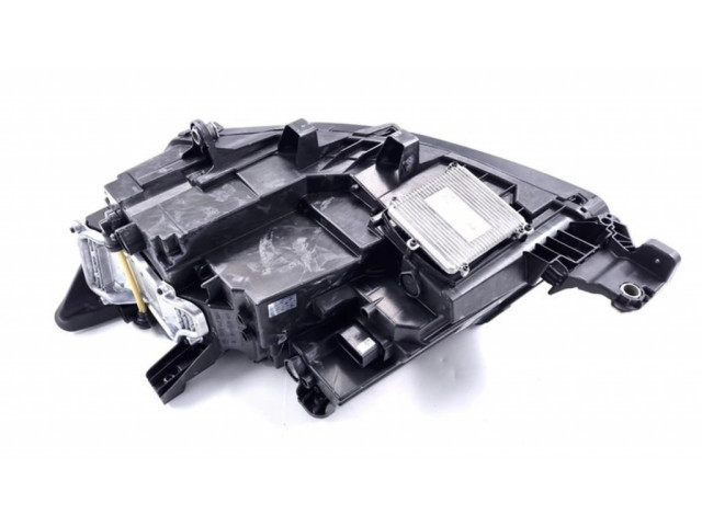 Передняя фара  