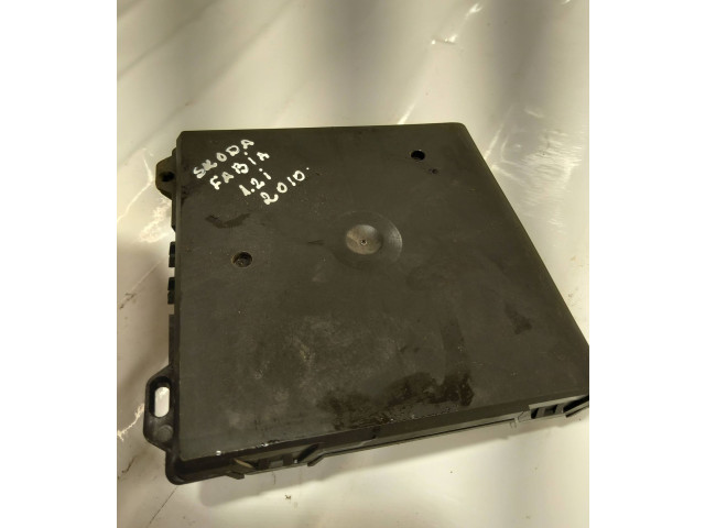 Блок комфорта 6Q1937049F Skoda Fabia Mk2 (5J)