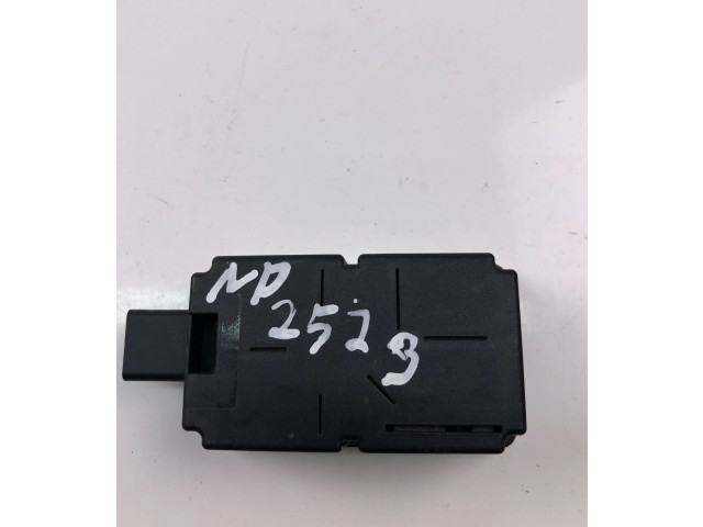 Блок управления 30797900   Volvo V70