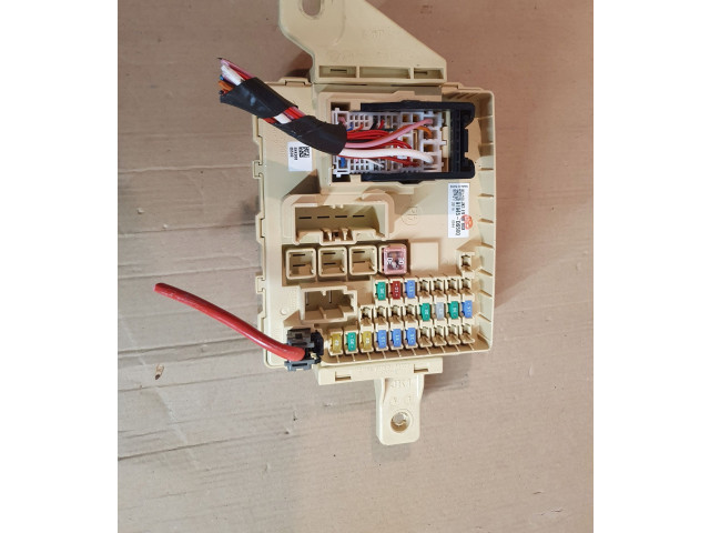 Zpětné zrcátko Genesis GV70 2023