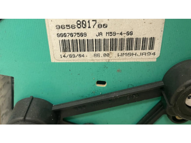 Přístrojová deska Peugeot Partner 2005 9656801780