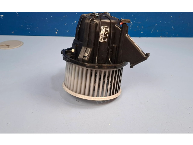 Вентилятор печки 8EW351040261 Audi Q5 SQ5