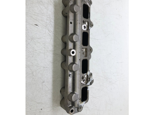 Топливная рампа 06J906051D Volkswagen Golf VI для двигателя CAXA