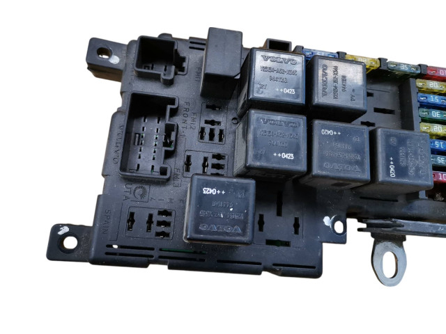 Ящик предохранителей (комплект) 30728008, 518828108   Volvo V70
