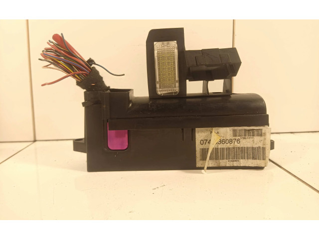 Pojistková skříňka Volkswagen Tiguan 2008